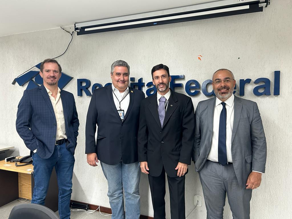 Laudos de periculosidade e insalubridade são temas de reunião entre Sindireceita e Copol/RFB
