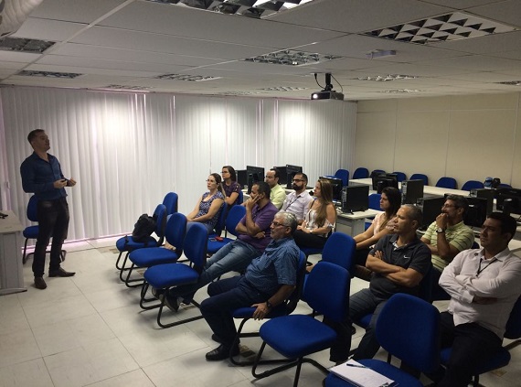 Sindireceita discute as atribuições e a identidade dos Analistas-Tributários com os colegas da Bahia
